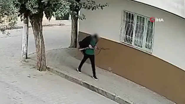 Manisa okul önündeki saldırı: Saldırgan görüntülendi