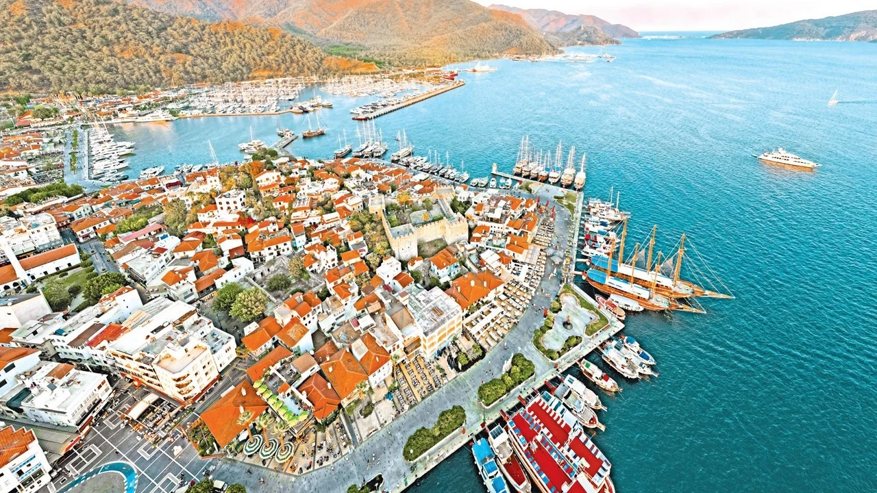 Marmaris tekstil ve takı markalarıyla geliri artıracak