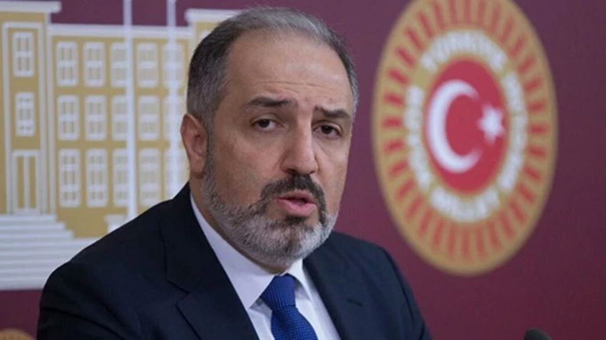 Mustafa Yeneroğlu: Fon krizine sert tepki gösterdi