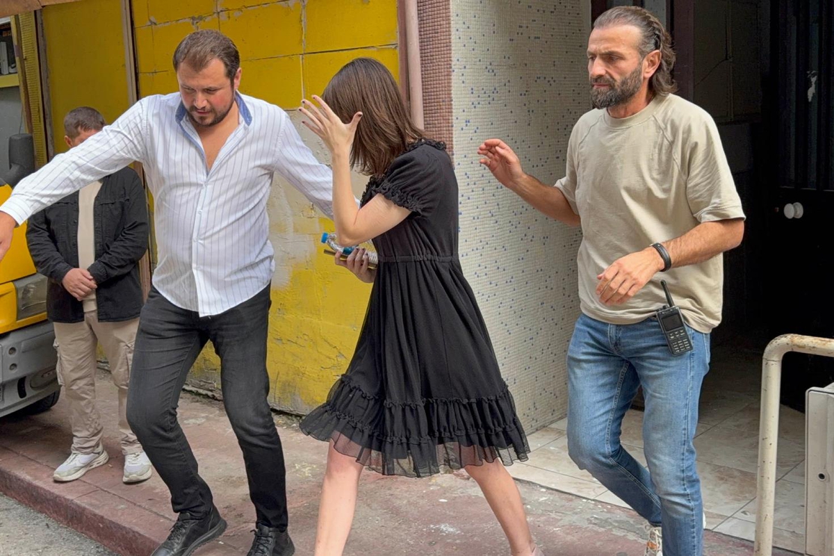 ABD’li kadın Samsun’da intihara kalkıştı: Çatıdan indirildi