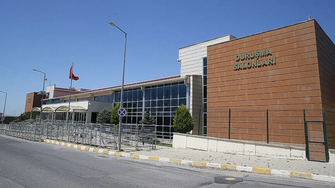 Kaşif Kozinoğlu soruşturmasında Enver Altaylı adliyede